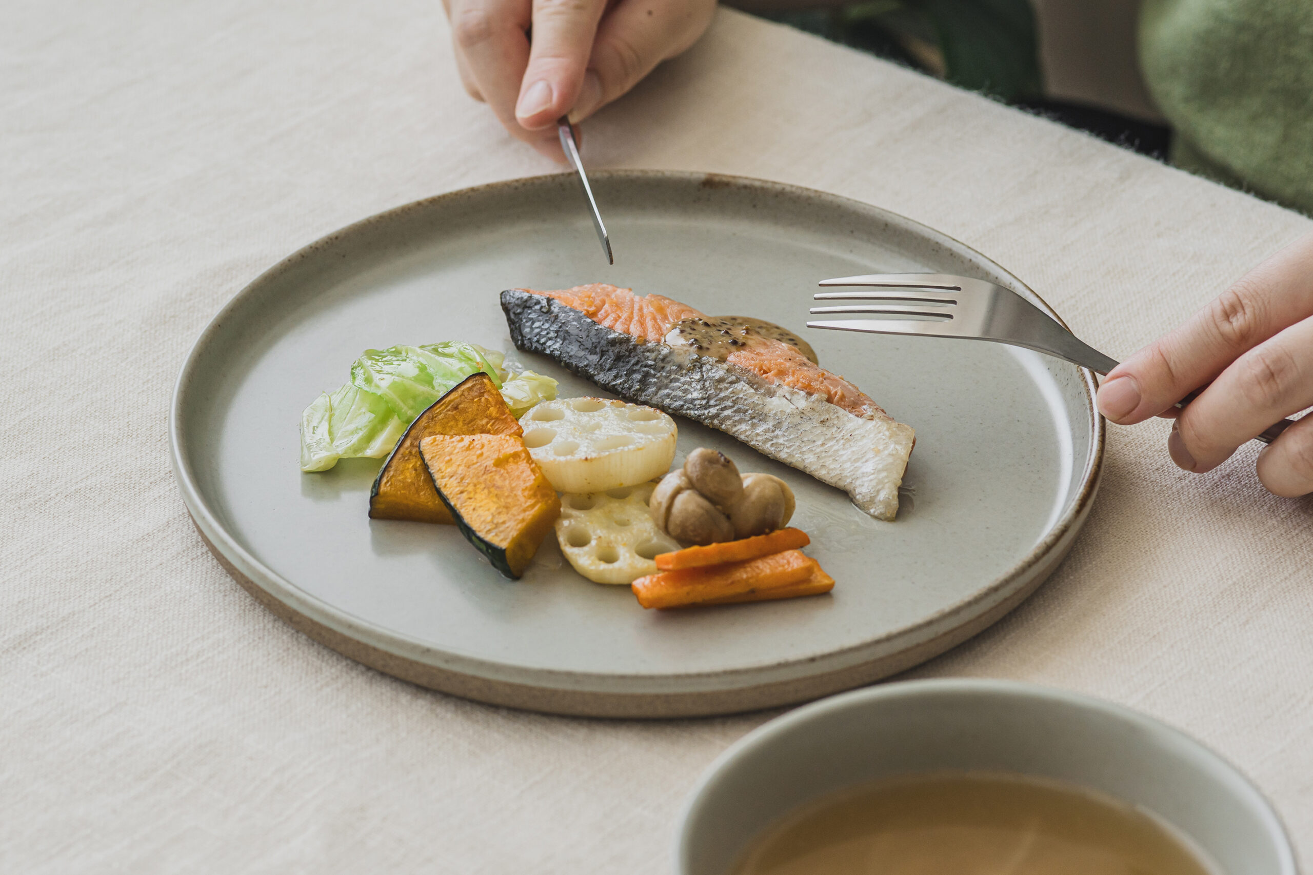 秋鮭のハニーマヨソース