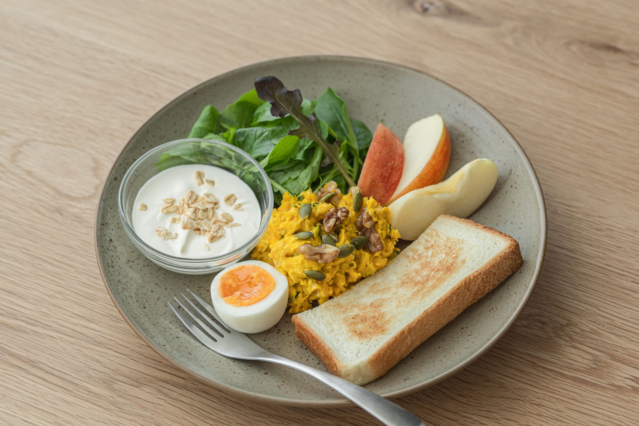 ボール1つで作るぽってり甘いかぼちゃサラダ