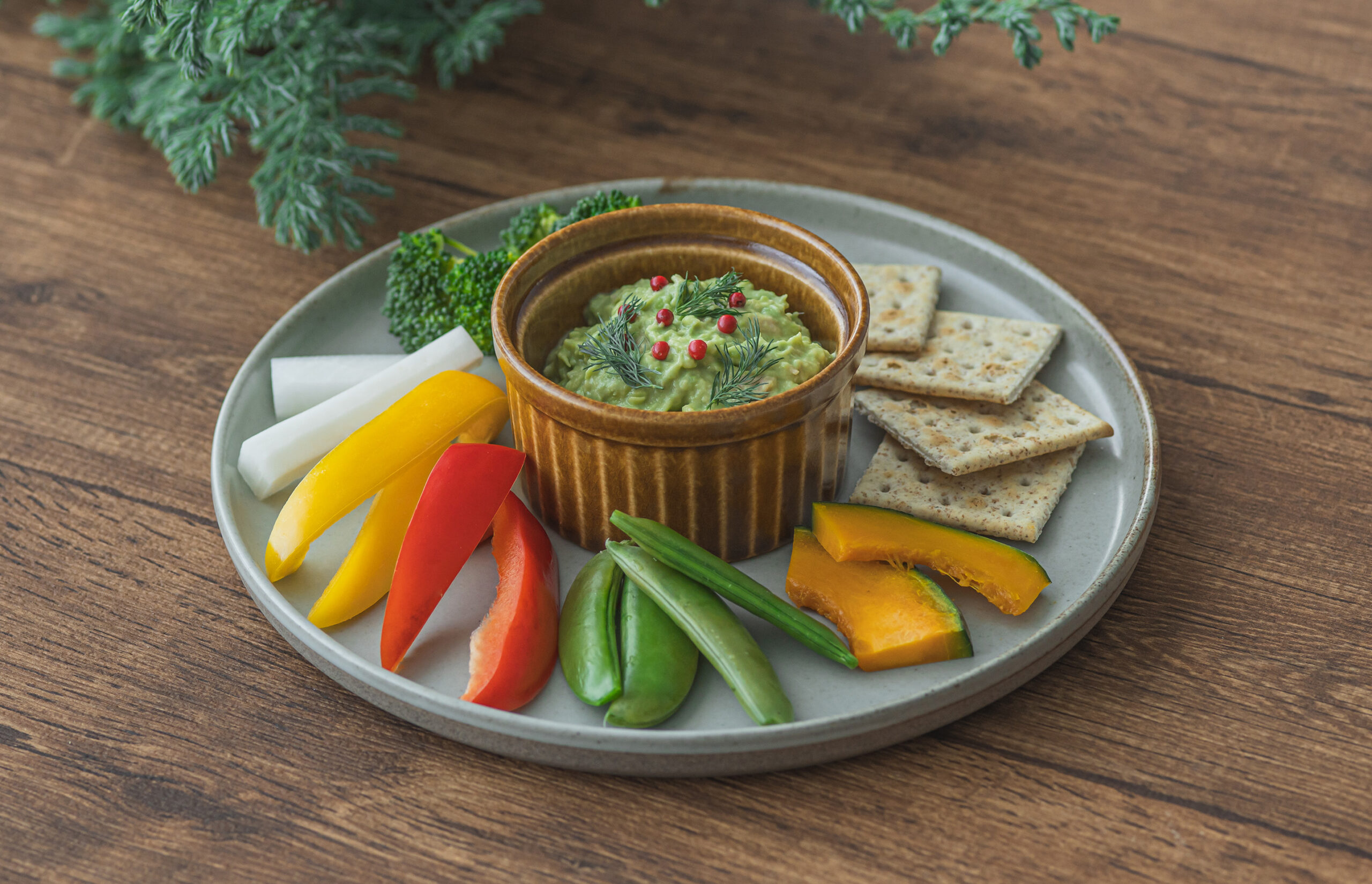 シーザードレッシングで作る簡単アボカドディップ