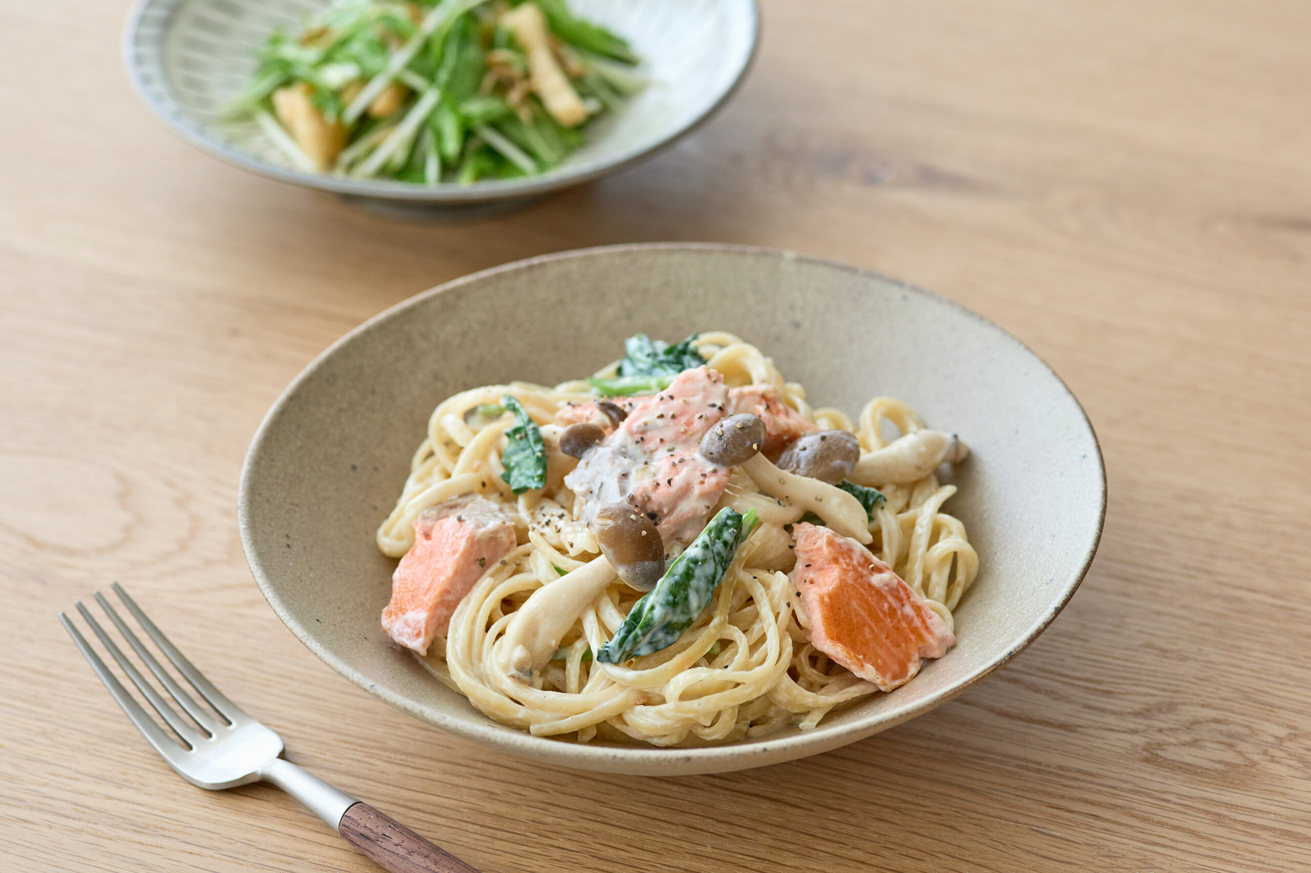 ワンパンで作れる鮭の味噌クリームパスタ