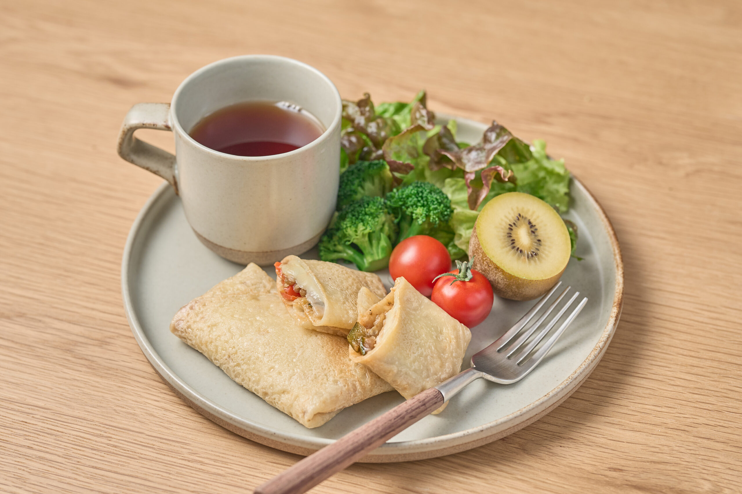 簡単朝ごはんに！トルティーヤピザサンド