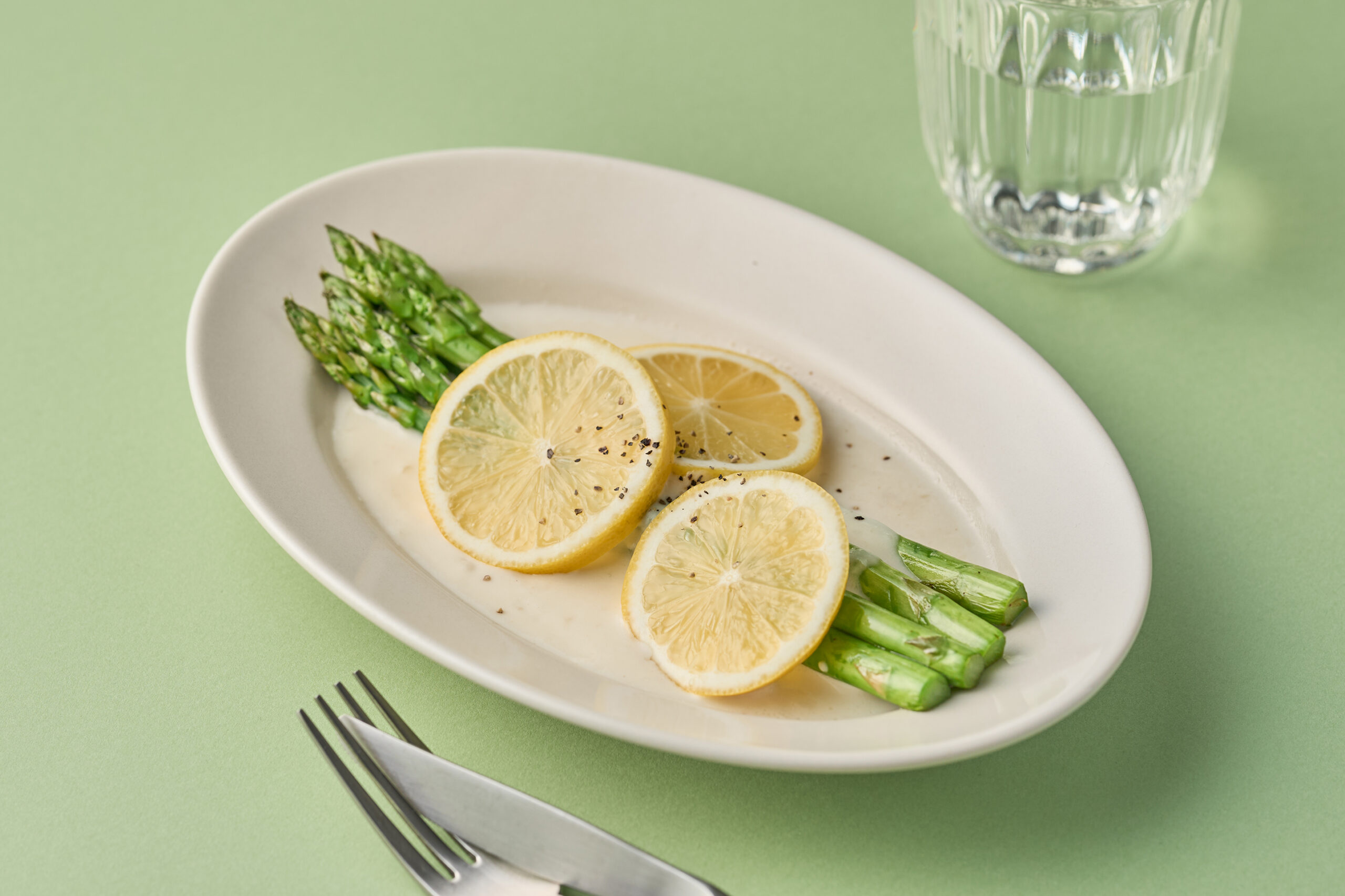 アスパラのレモンクリームソース