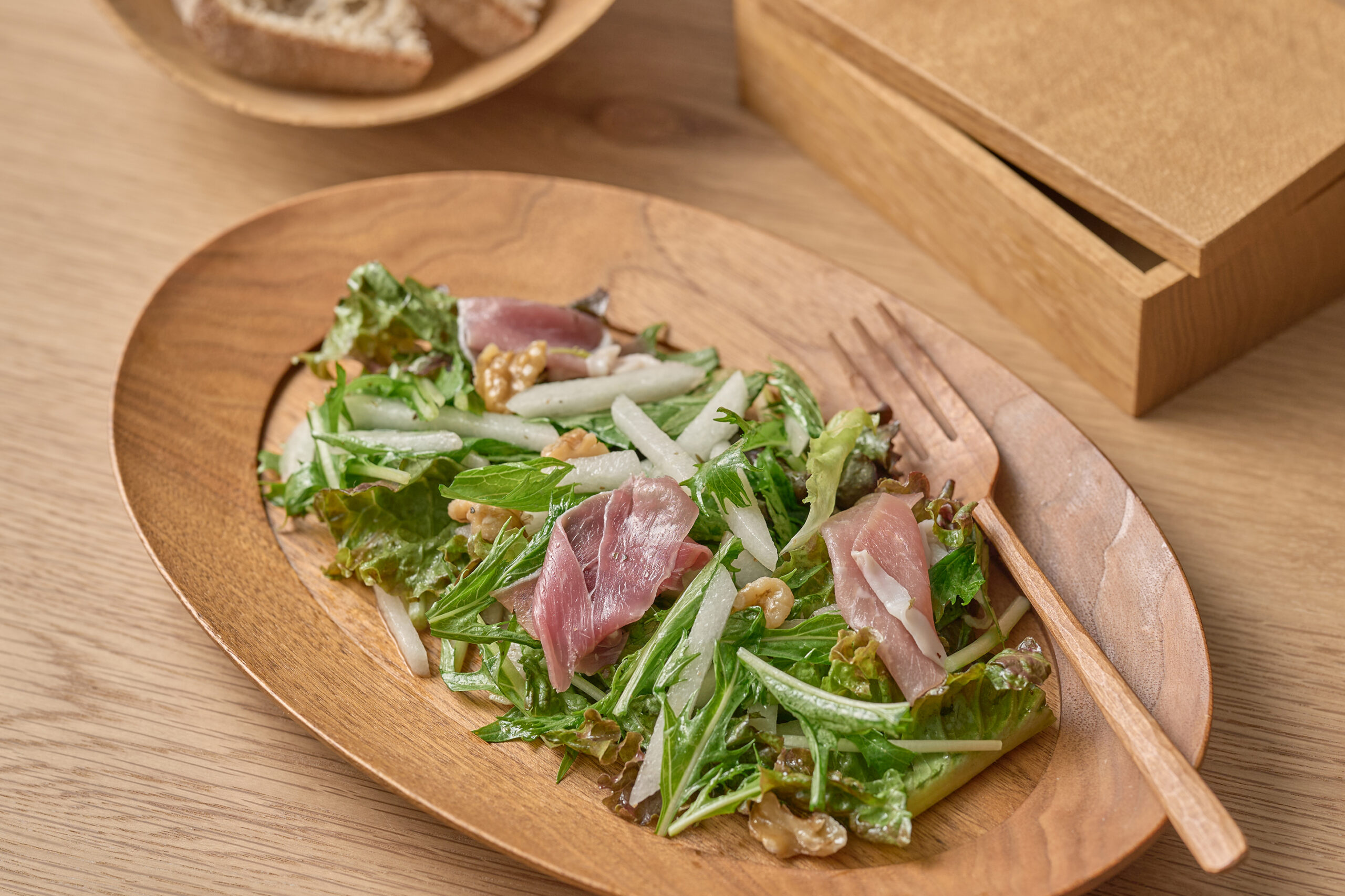 さっぱりおいしい梨と生ハムのサラダ