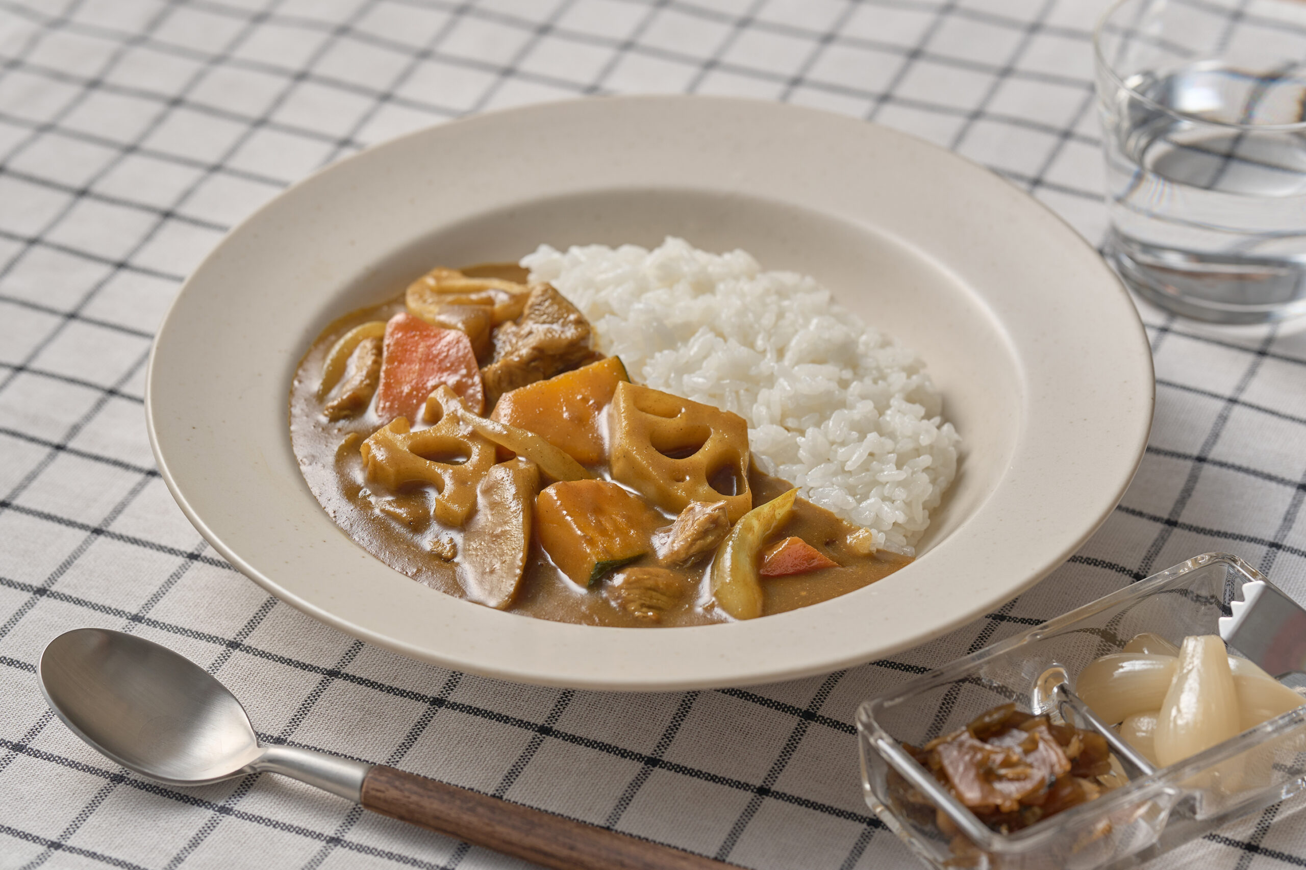 ごろっと具沢山な根菜カレー