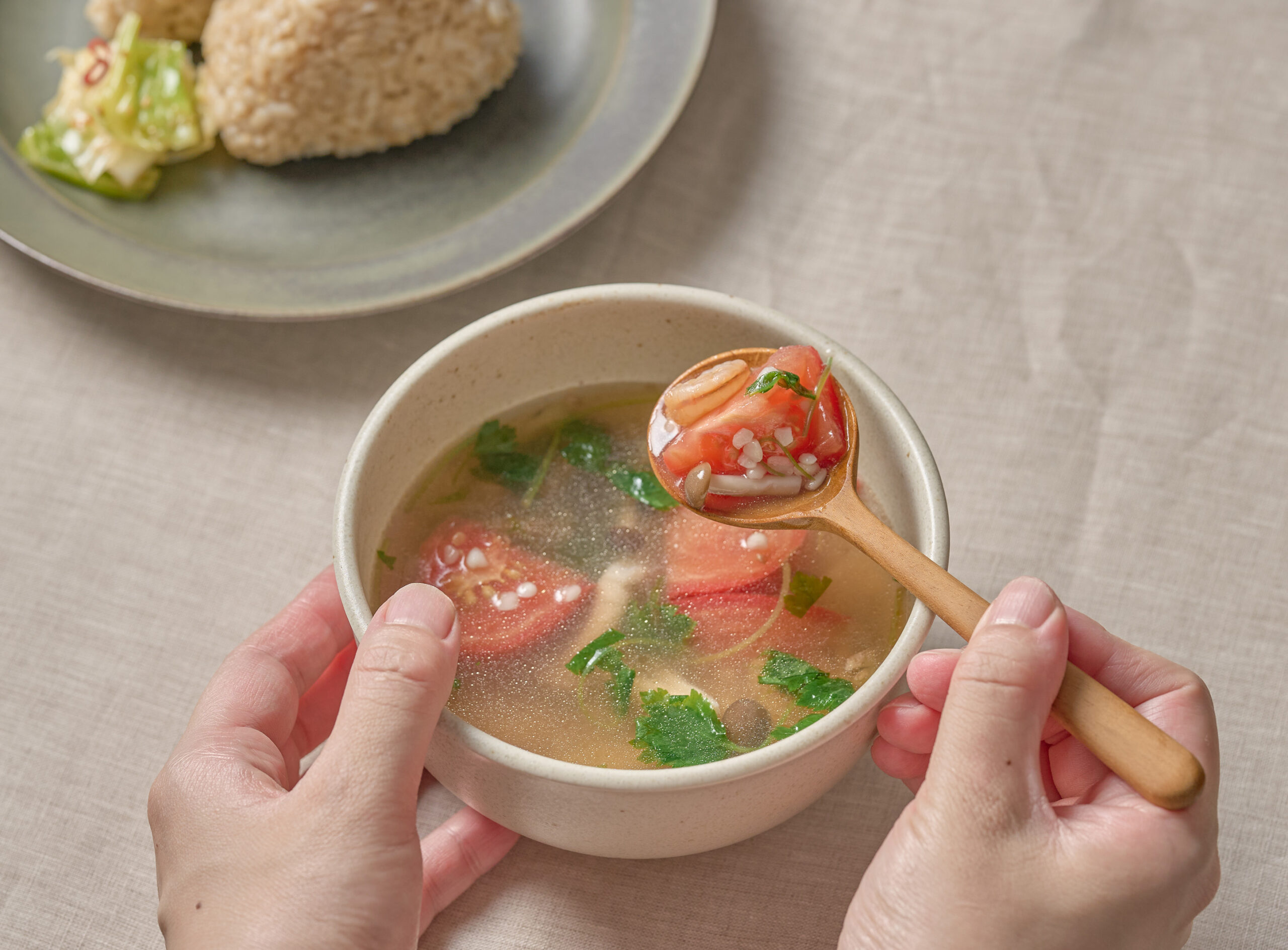 冷房疲れに！生姜とはとむぎのエスニックスープ